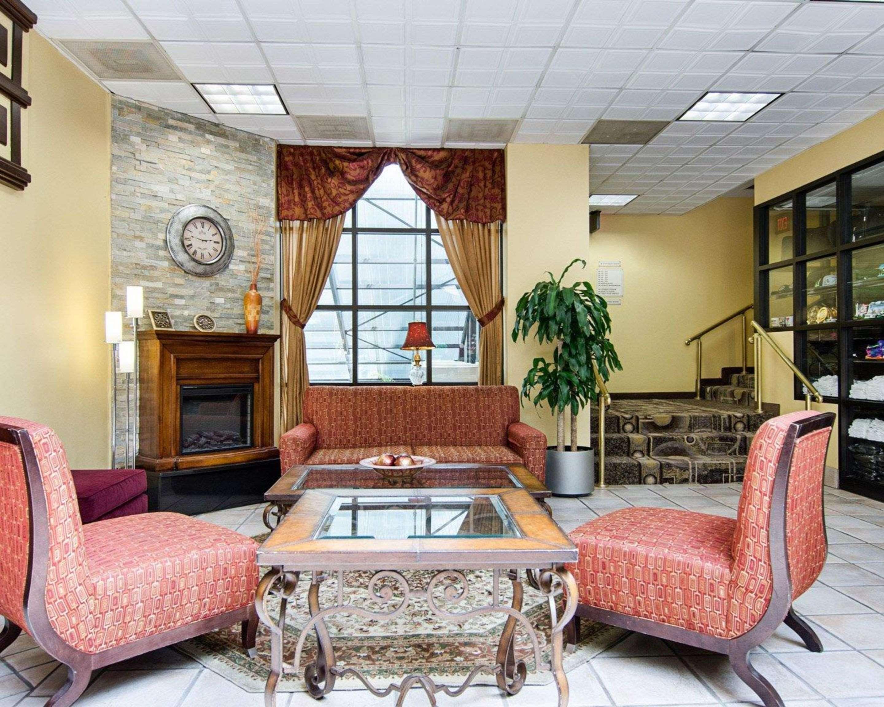 Comfort Center Inn Fairfax