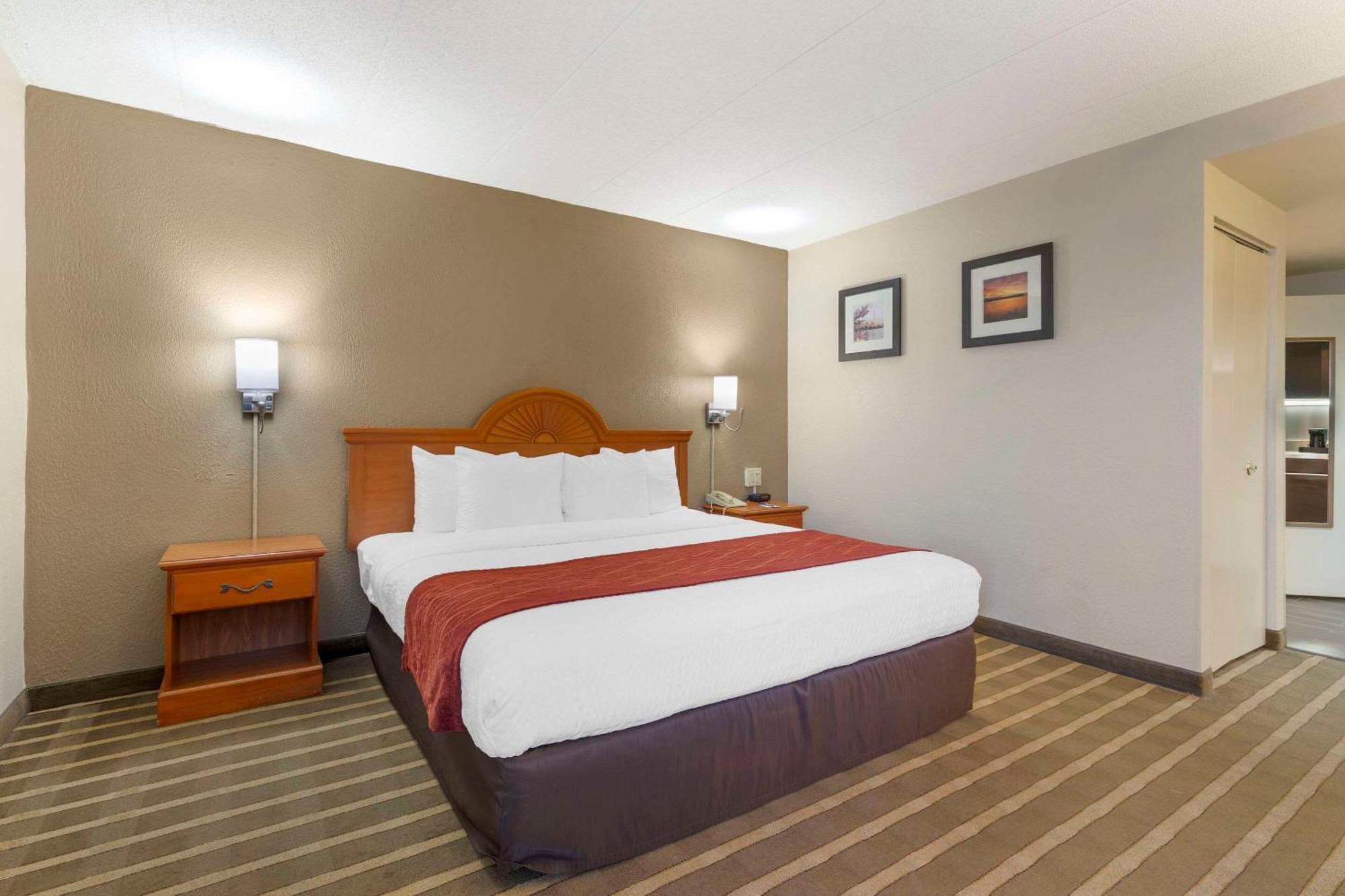 Comfort Center Inn 3*