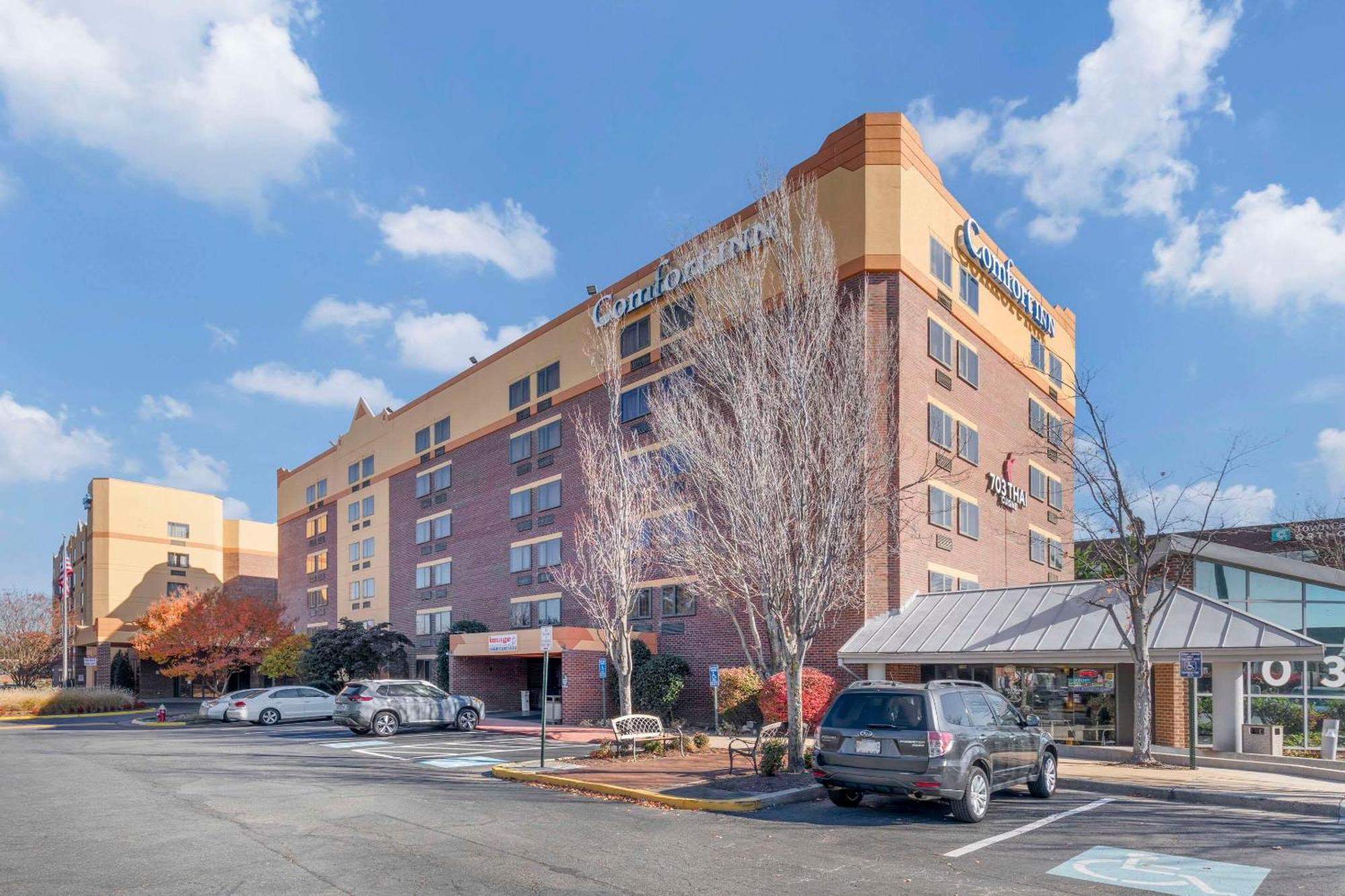Comfort Center Inn 3*